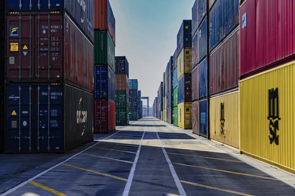 Saudi domestic non-oil exports rise 8.5% in August despite overall trade decline