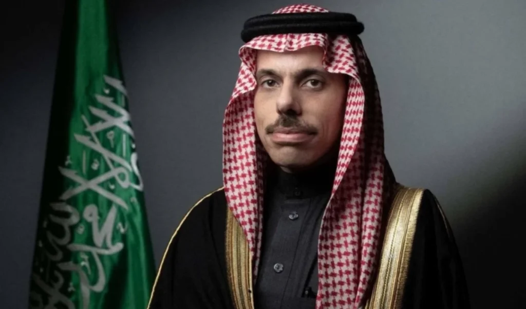 Saudi FM holds talks with Kuwait, Oman counterparts on regional security