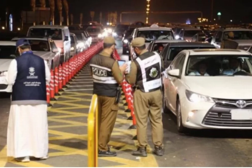 Six categories are permitted to enter Makkah with an Absher permit