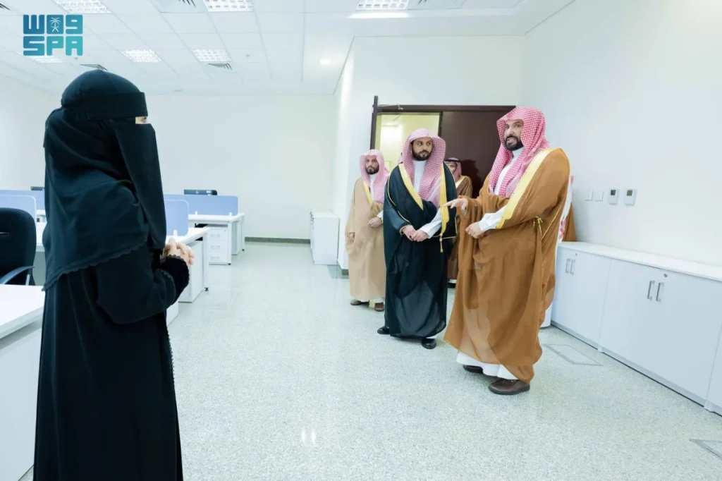 Justice minister makes inspection tour of Jeddah courts