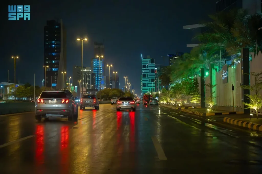 Civil Defense warns of continued thunderstorms across Saudi Arabia through Tuesday