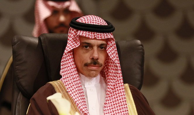 Minister of Foreign Affairs Discusses Latest Regional Developments with His Counterparts in Several Brotherly Countries
