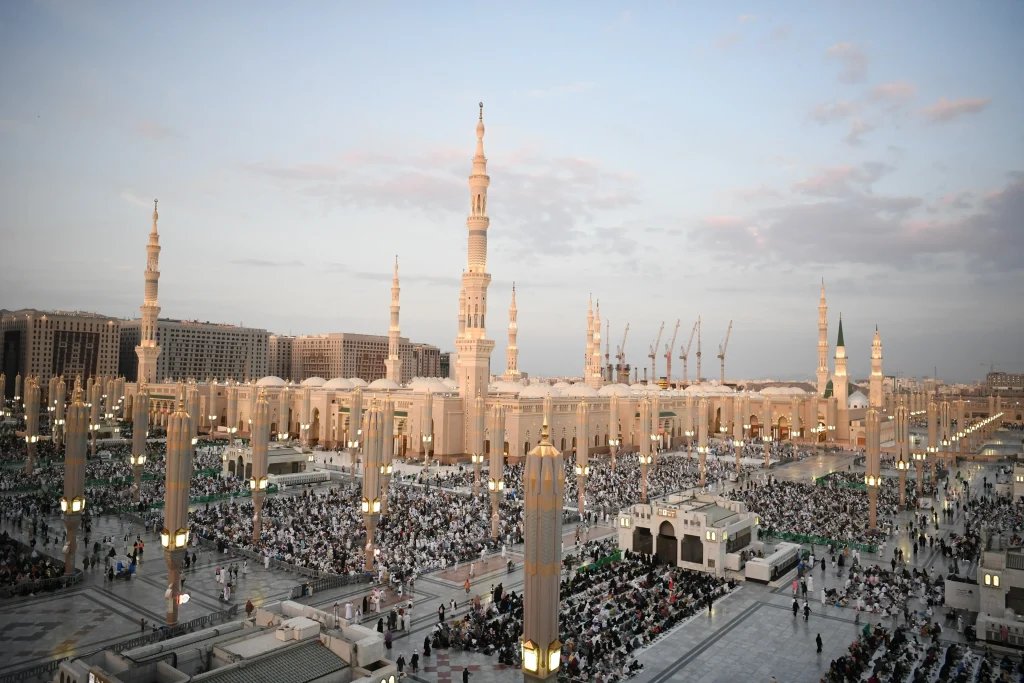 Prophet’s Mosque Introduces Intensive Review Program for Quran Memorizers