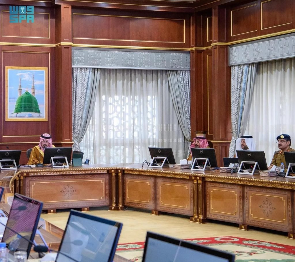 Madinah Governor Chairs Hajj and Umrah Committee Meeting