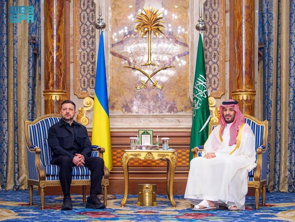 HRH the Crown Prince Meets President of Ukraine