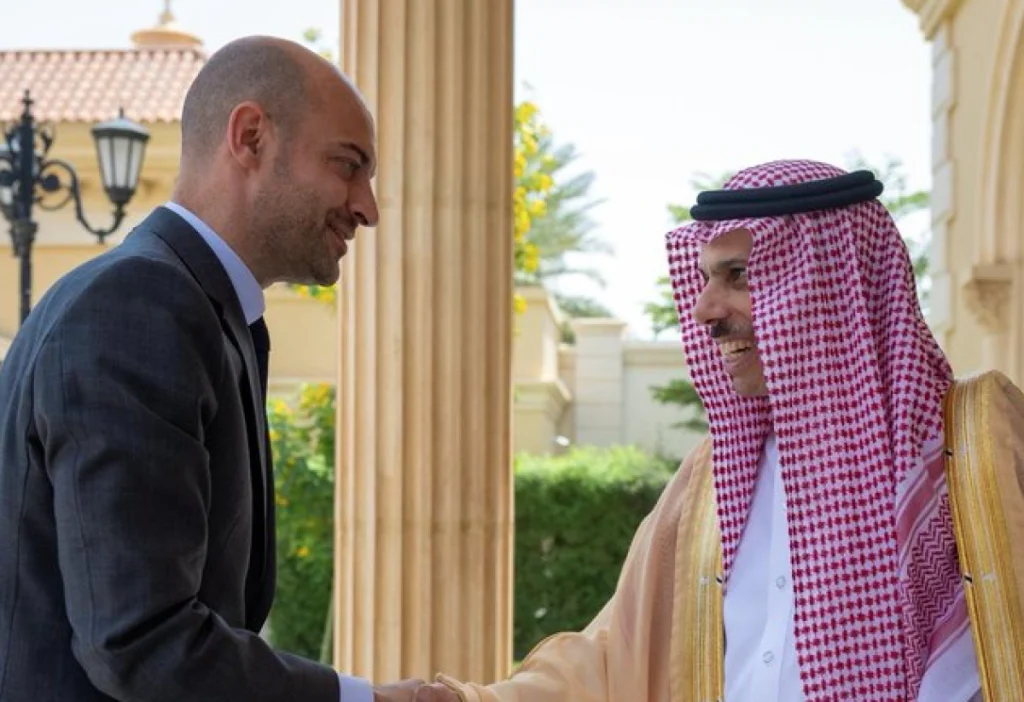 Saudi, French FMs discuss regional developments in Riyadh