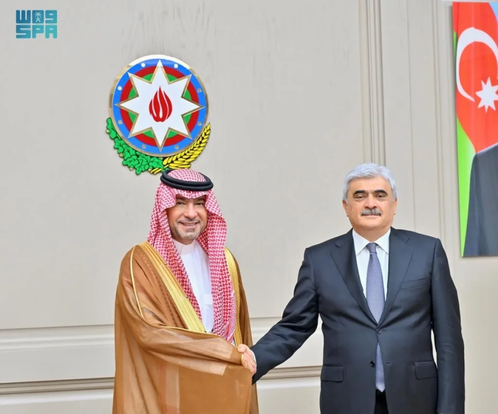 Al-Hogail, Azerbaijan Deputy PM discuss cooperation in urban development