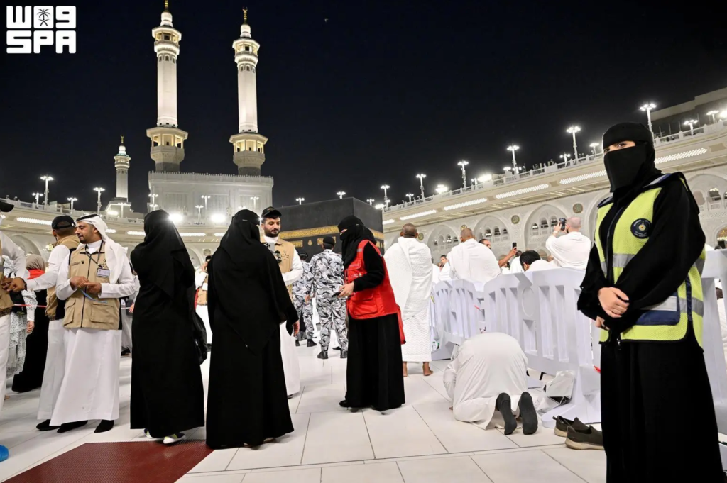 Saudi Women Demonstrate Leadership, Professionalism in Serving Pilgrims at Grand Mosque