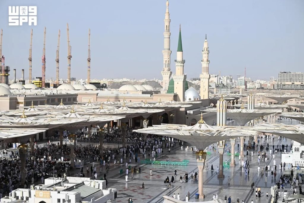 Prophet’s Mosque Welcomes Worshippers and Visitors with Comprehensive Services
