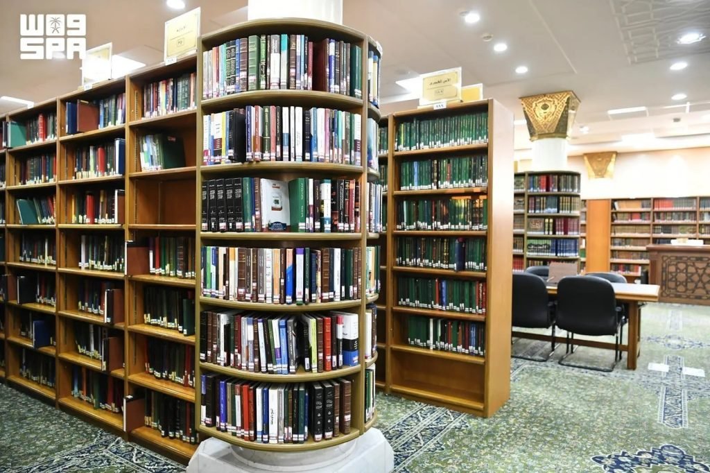 Prophet’s Mosque Library Welcomes Pilgrims to Explore Centuries of Heritage