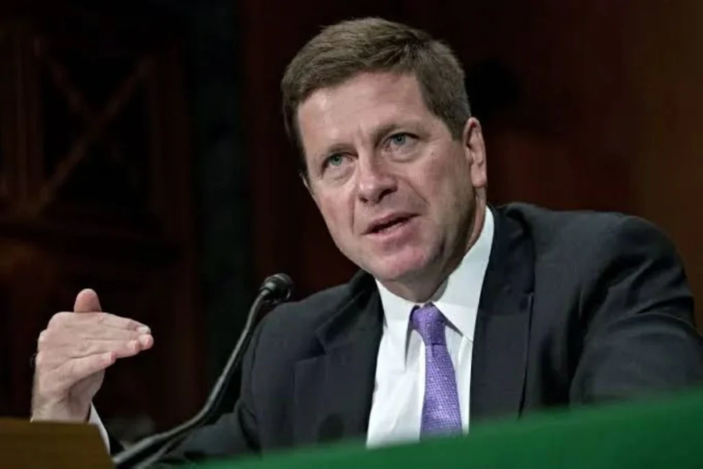 Trump nominates Jay Clayton to top intelligence post amid uproar over previous pick