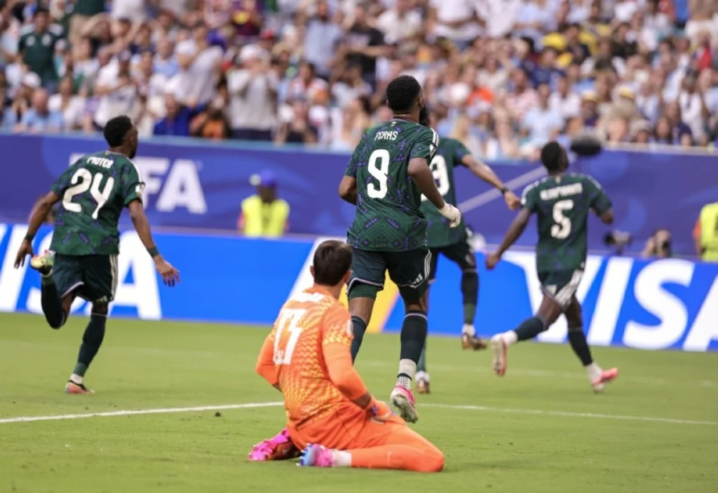 World Cup favorites frustrated as underdogs earn key results