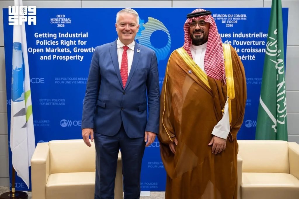 Economy and Planning Minister Meets with OECD Secretary-General