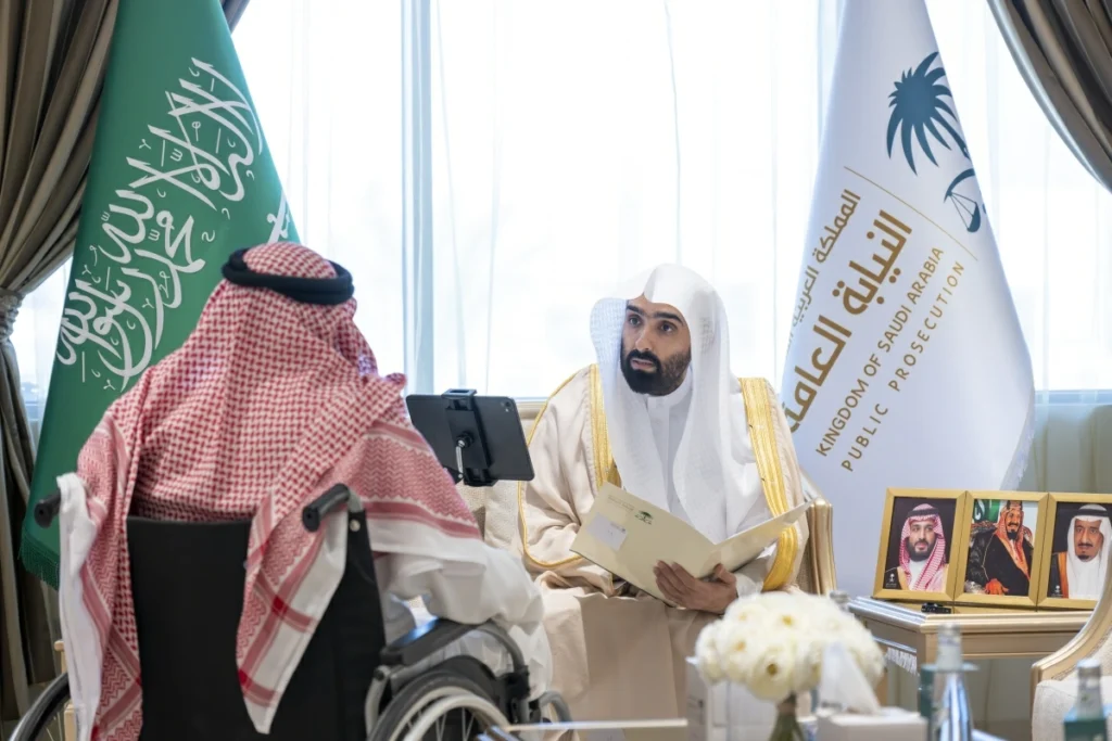 Public prosecutor meets citizens, residents to review cases