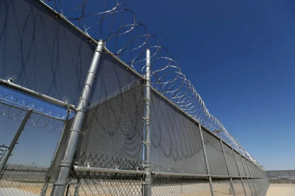 US appeals court rejects expansion of mandatory detention of immigrants